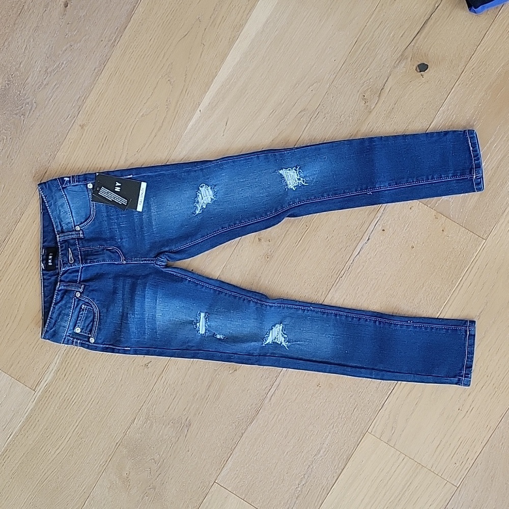 NWT DKNY skinny jeans